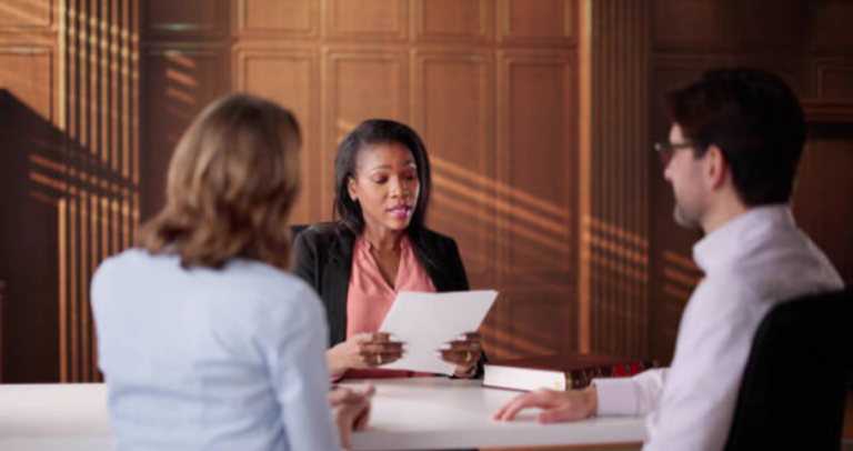 When Should You Hire a Family Lawyer in Knoxville for Your Family Law Case?